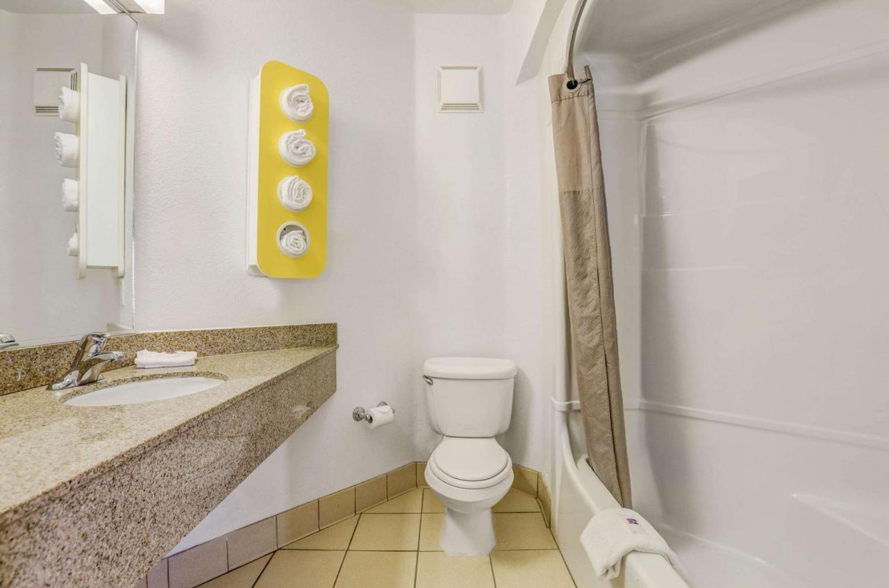 Hotel 6-lemoore, Ca Lemoore