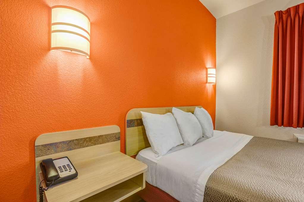 Hotel 6-lemoore, Ca 4*