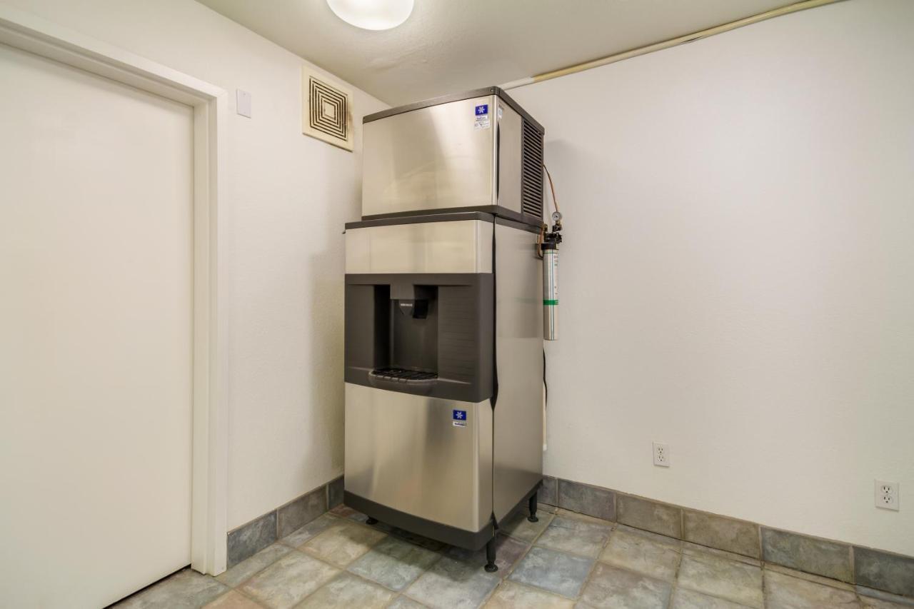 Hotel 6-lemoore, Ca