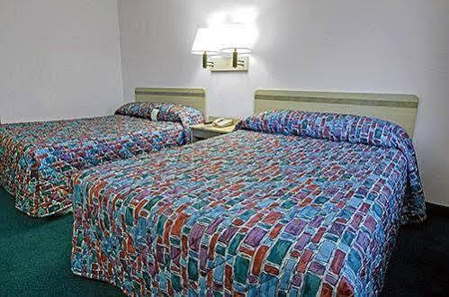 Hotel 6-lemoore, Ca 4*