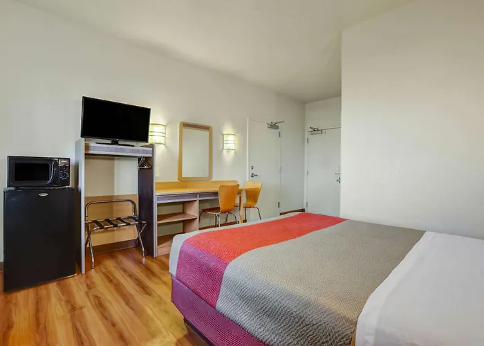 Motel 6-Lemoore, CA