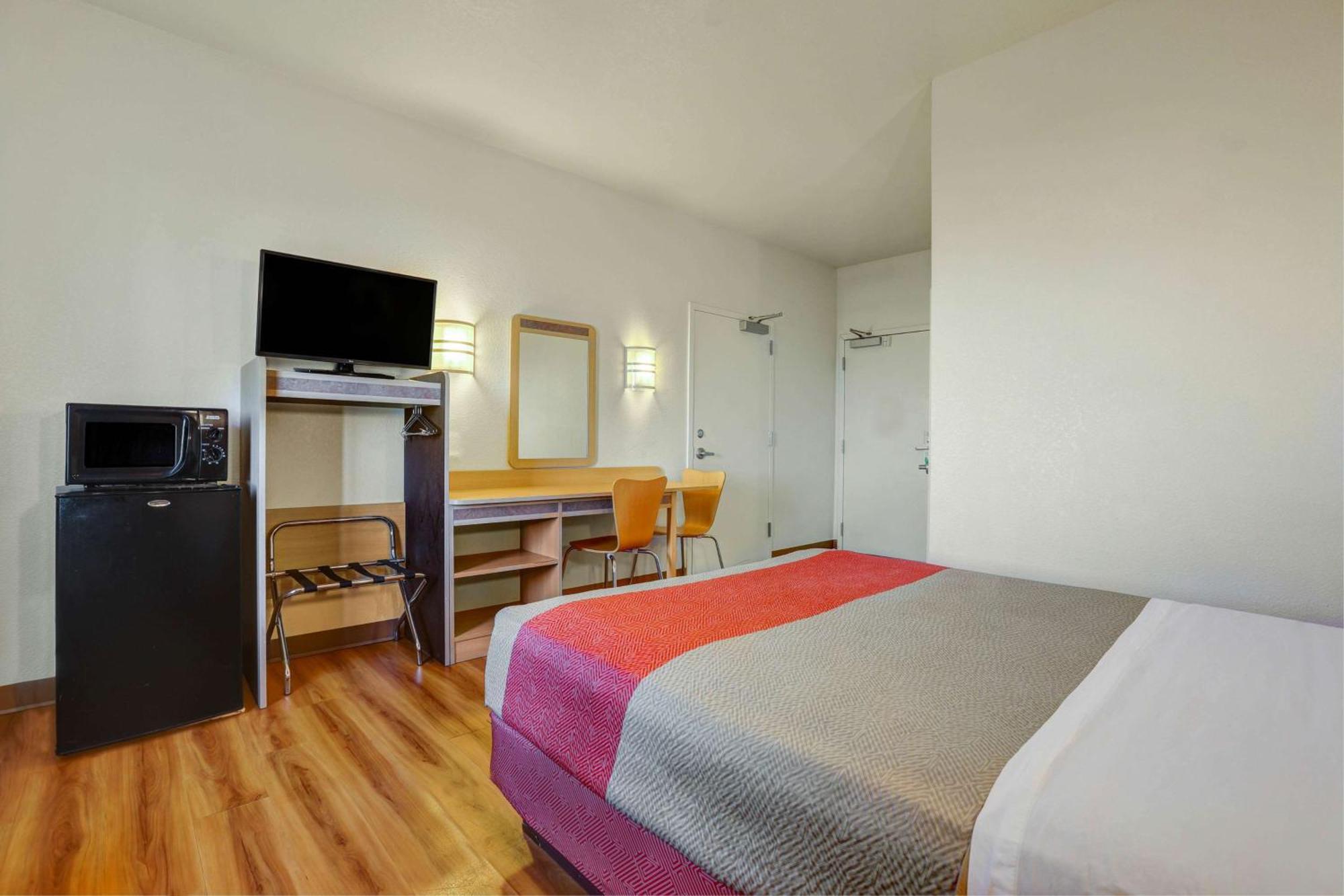 6-lemoore, Ca Hotel 4*